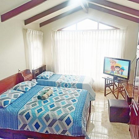 Residencial Moroni - Alojamiento En Cochabamba Bed & Breakfast Exterior photo