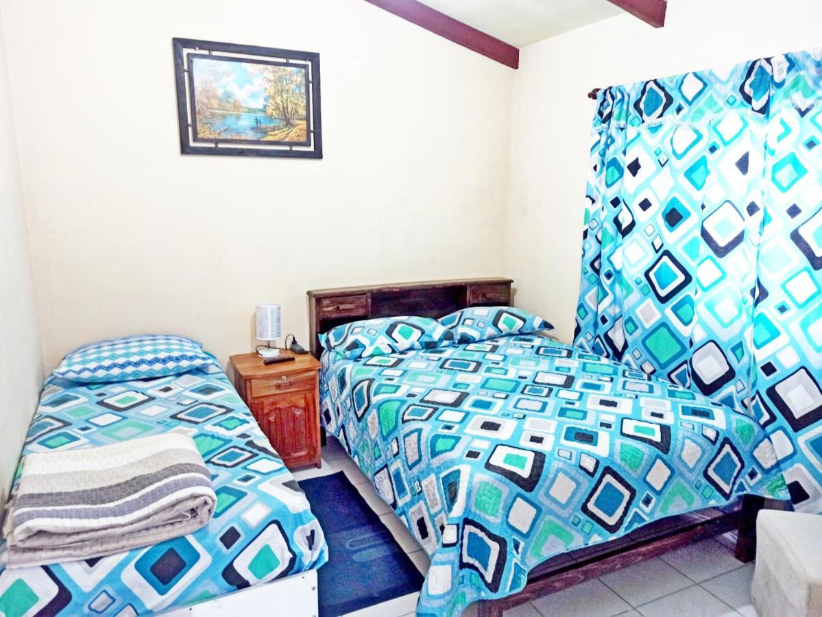 Residencial Moroni - Alojamiento En Cochabamba Bed & Breakfast Exterior photo