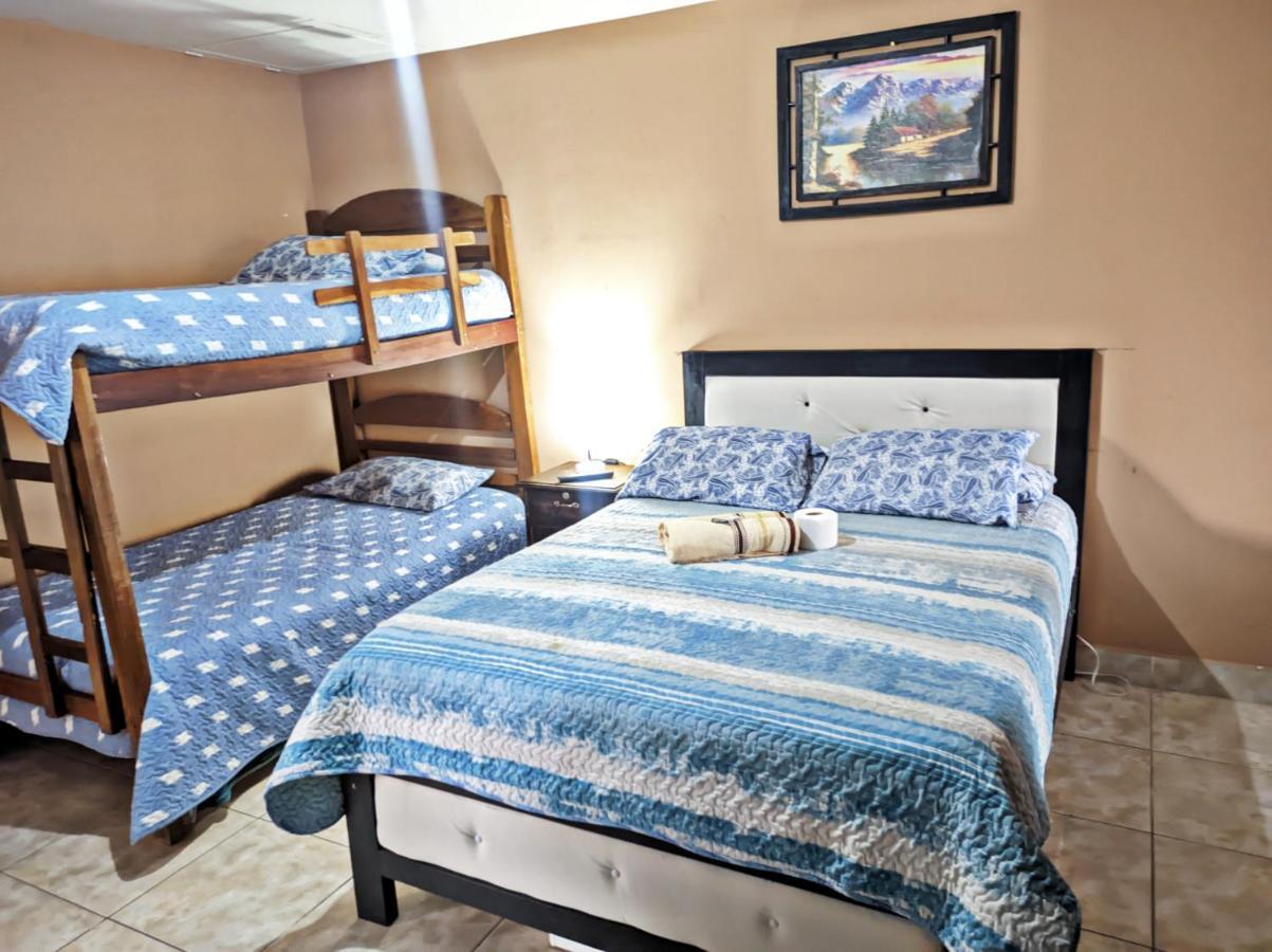 Residencial Moroni - Alojamiento En Cochabamba Bed & Breakfast Exterior photo
