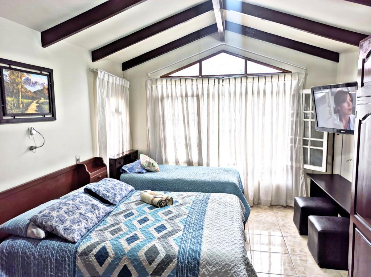 Residencial Moroni - Alojamiento En Cochabamba Bed & Breakfast Exterior photo