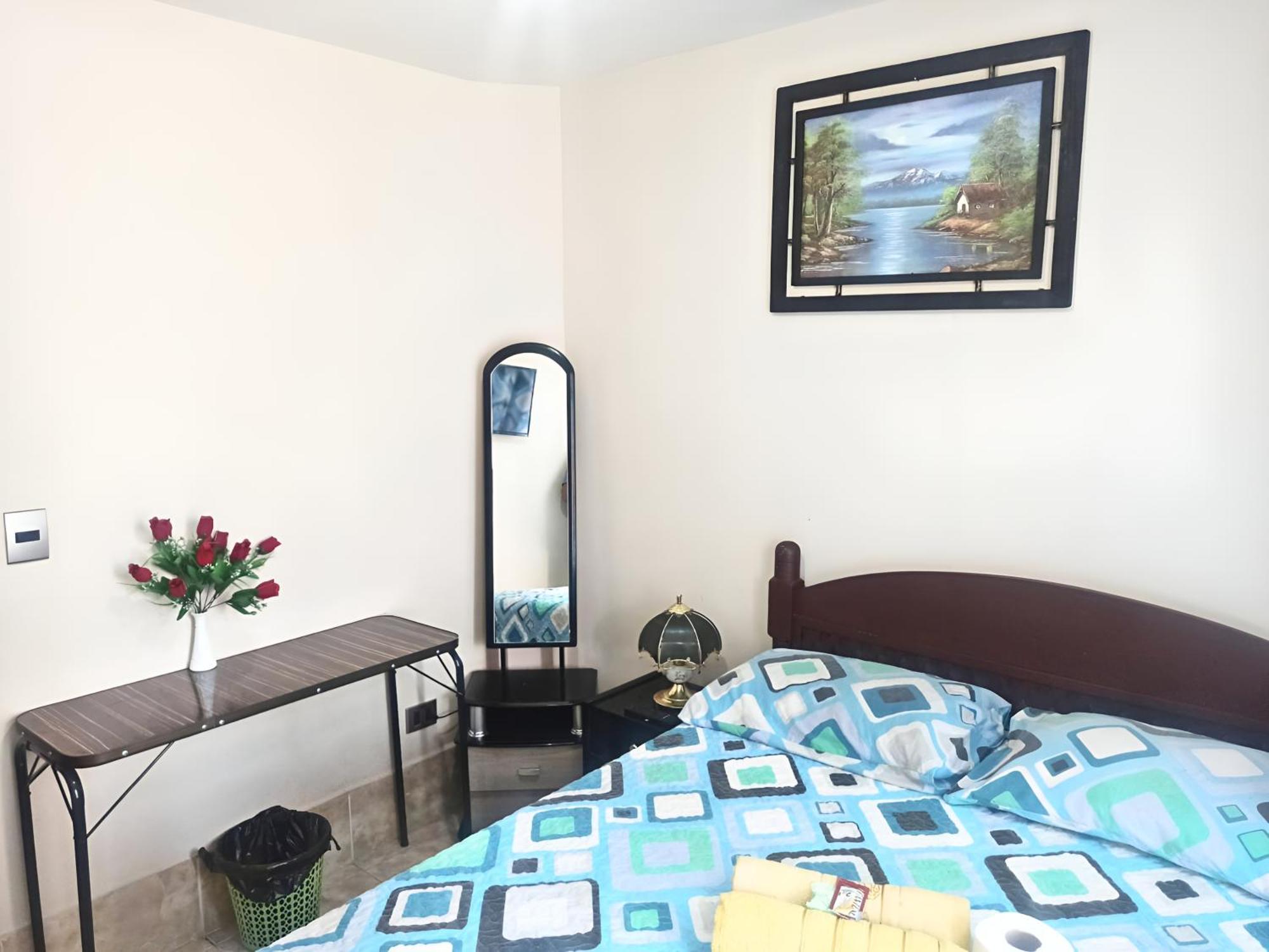 Residencial Moroni - Alojamiento En Cochabamba Bed & Breakfast Exterior photo