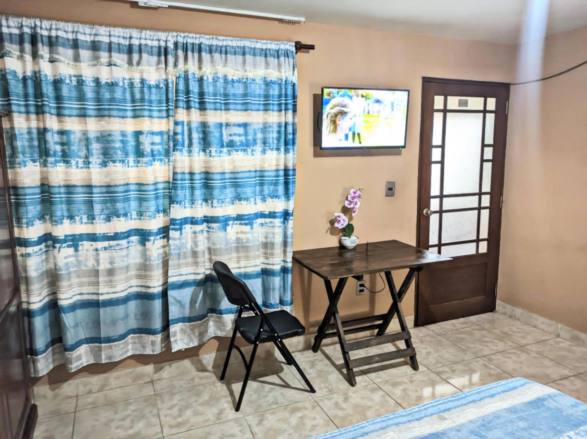 Residencial Moroni - Alojamiento En Cochabamba Bed & Breakfast Exterior photo