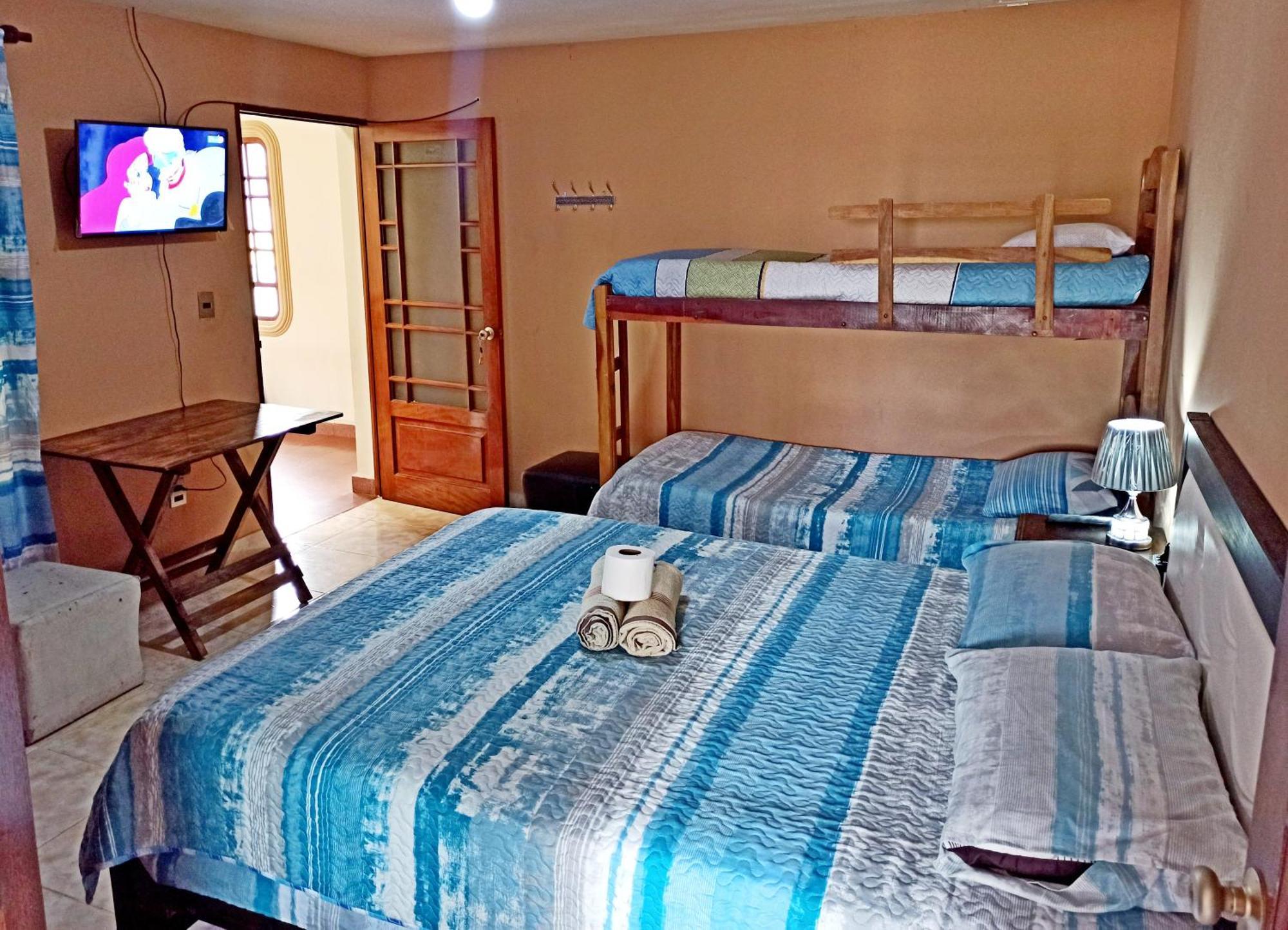Residencial Moroni - Alojamiento En Cochabamba Bed & Breakfast Exterior photo